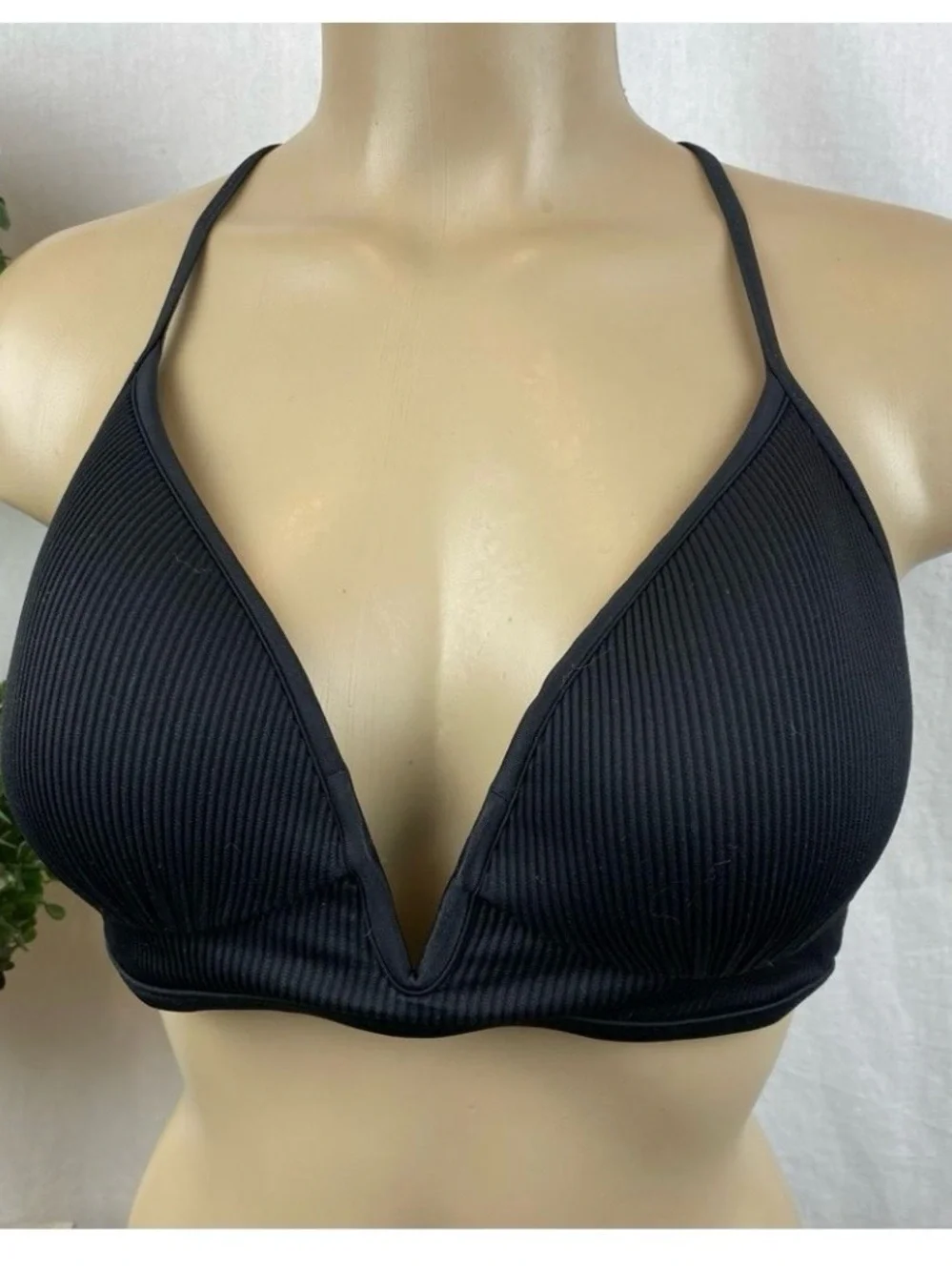 Shade & Shore Ribbed V-Notch Swim Bralette — Black